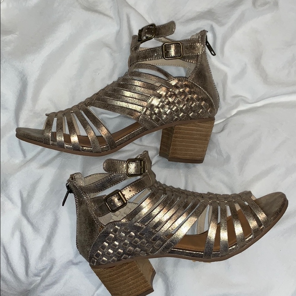 Not rated open toed bootie shoes